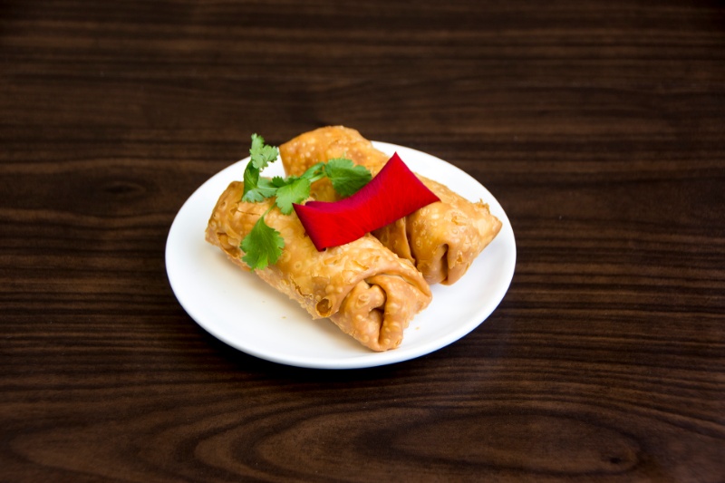 a01. egg rolls (2 pc)春卷